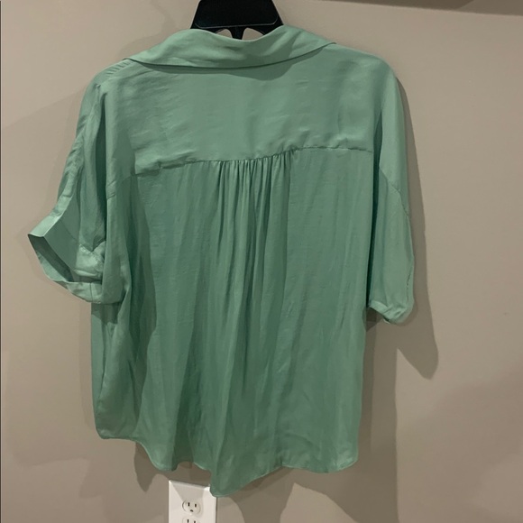 Eesome Women's Mint Blouse - Picture 2 of 3
